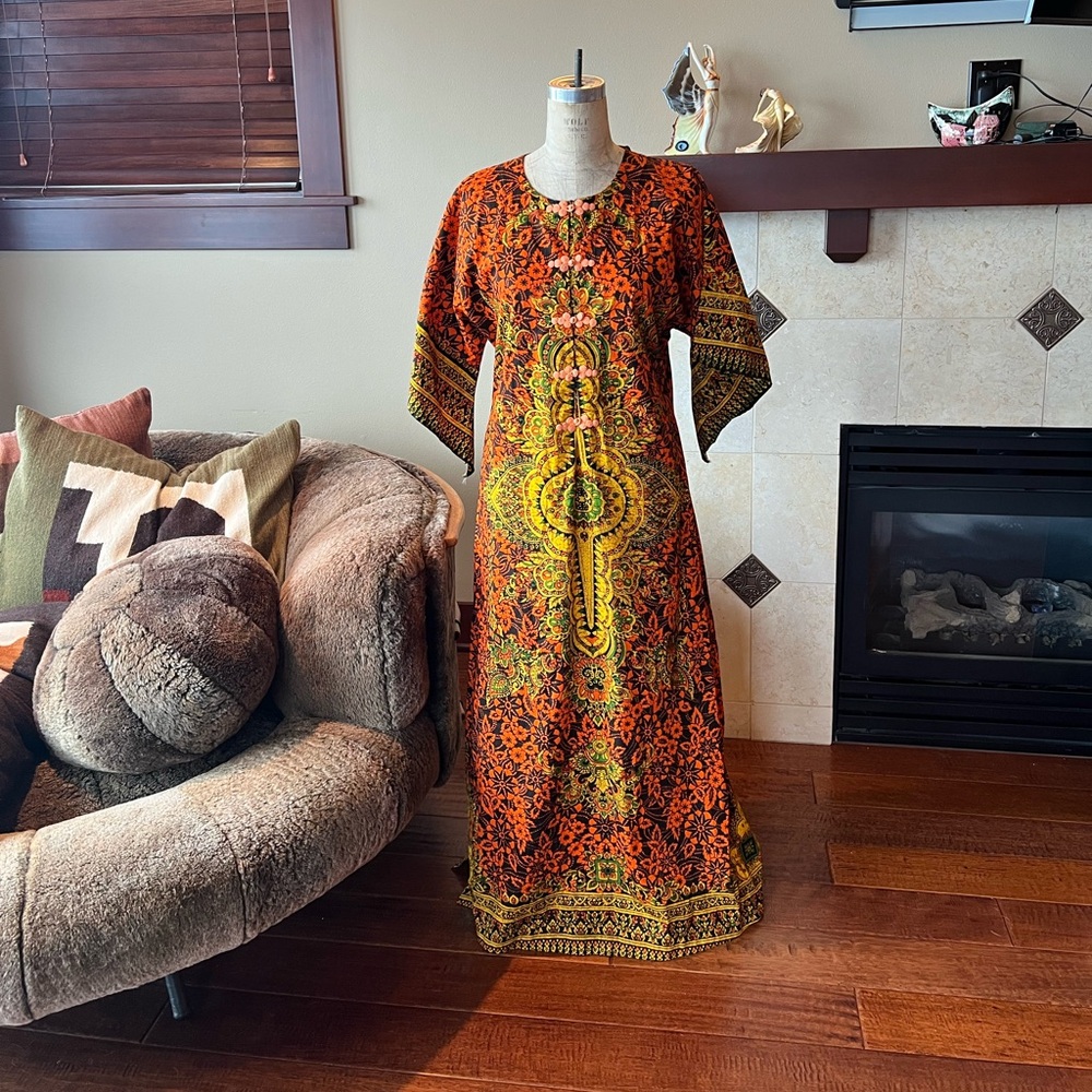 Vtg Thai caftan dashiki dress